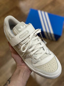 ADIDAS FORUM LOW (white/grey)